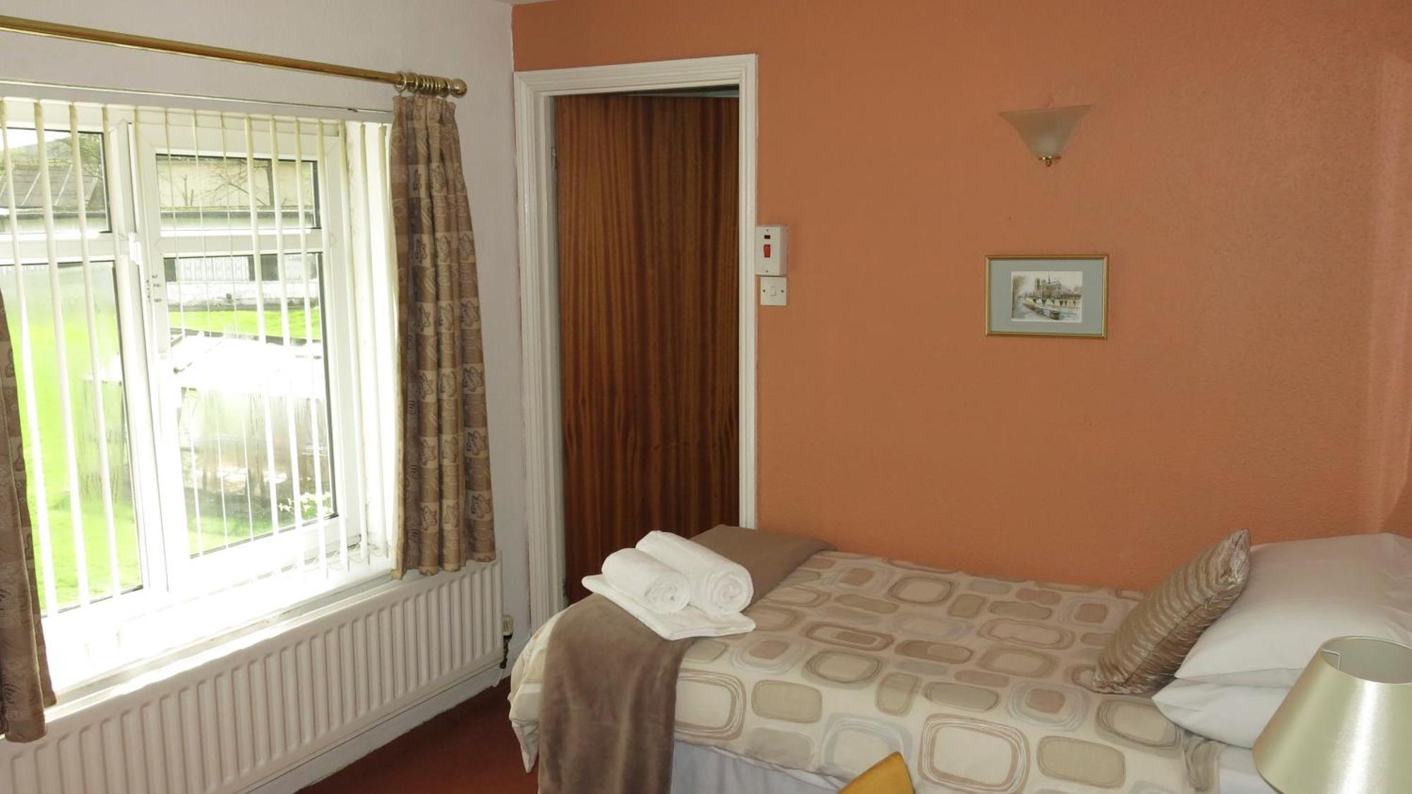 Broadwell Guest House Meriden  Zimmer foto